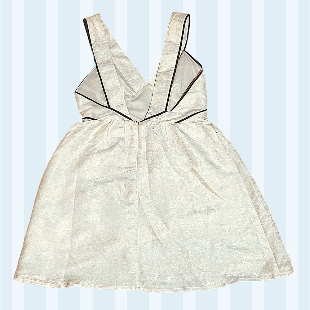 H&M Short Vintage-Inspired Dress - Picture 3 of 3
